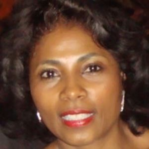 Meet your Posher, Flora